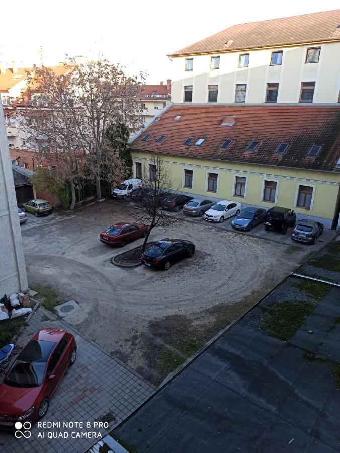 Centrum 2 Apartman Szolnok Esterno foto